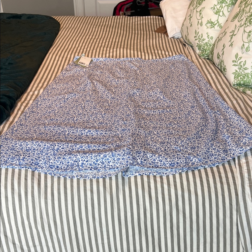 H&M Blue Floral Midi Skirt